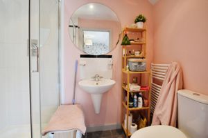 Ensuite- click for photo gallery